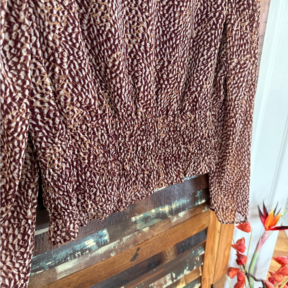 Express Maroon And Beige Patterned Blouse With Sh… - image 5